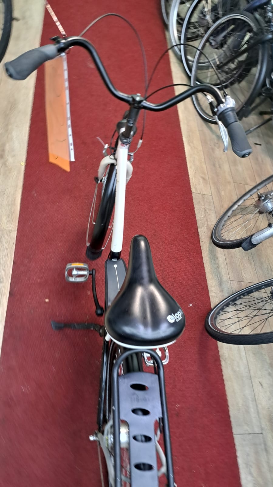 WHITE Damesfiets + een maand garantie