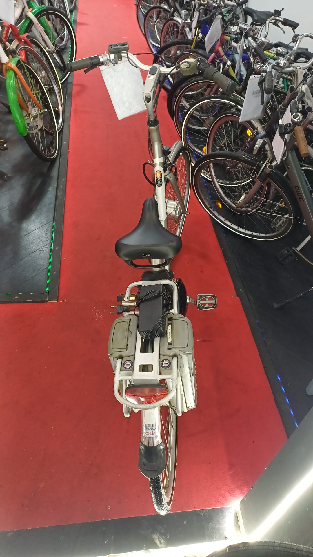 E-BIKE GIANT damesfeits 7 gaers with 3 months garantic 52cm