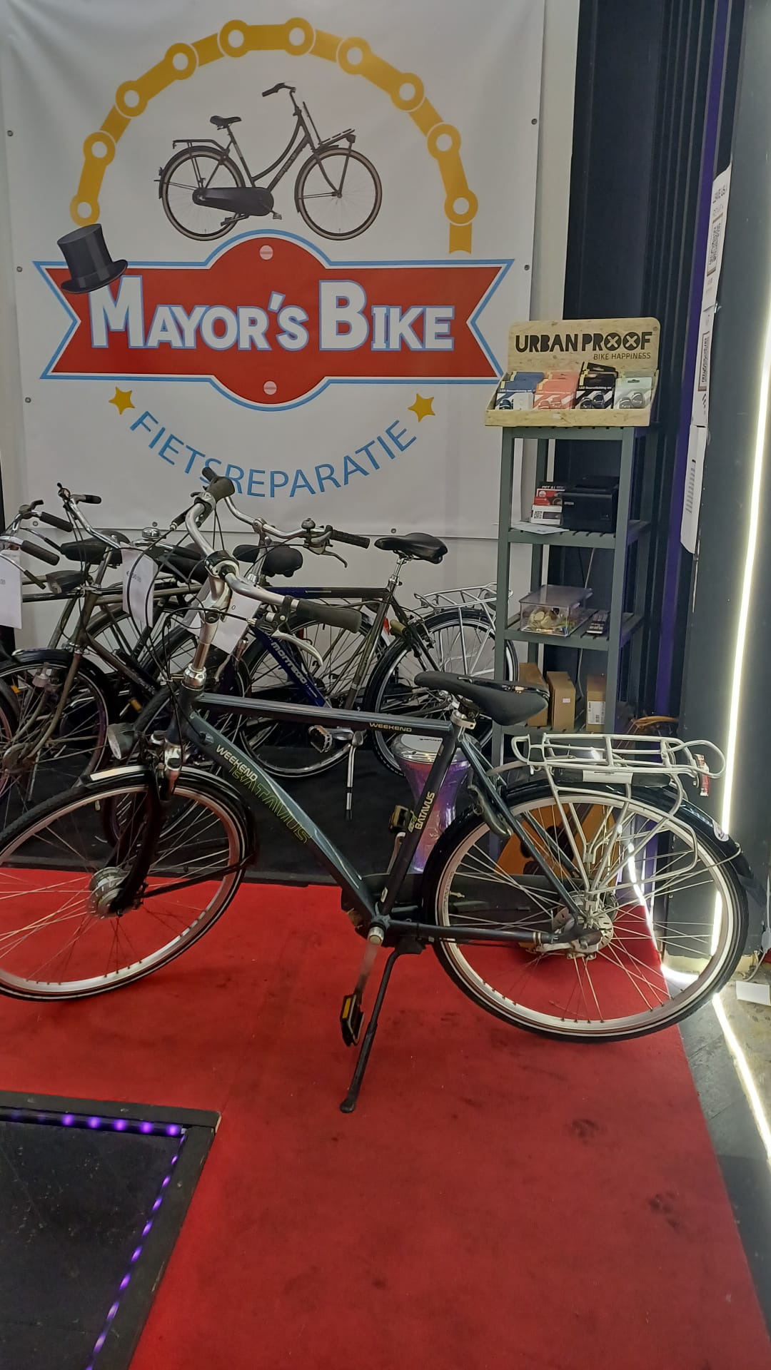 BATAVUS Heren fiets  8 ersnelling met een mand garantie 57.5