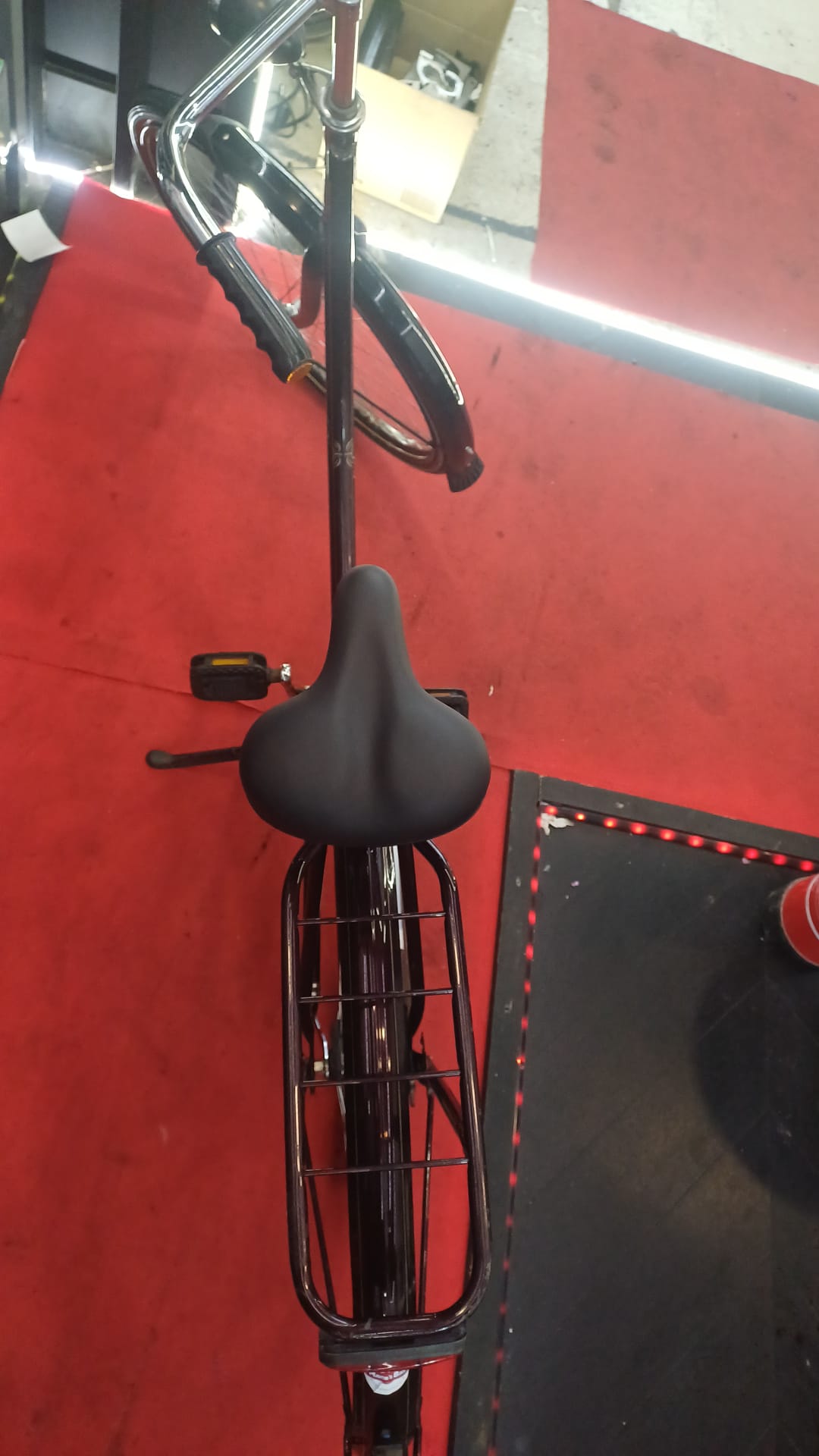 Batavus damesfiets 1 mmand garantie( terugtrap-56cm)